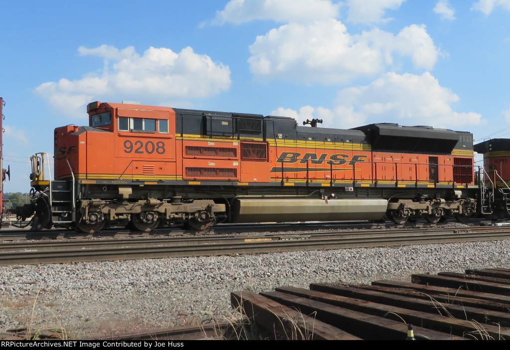 BNSF 9208